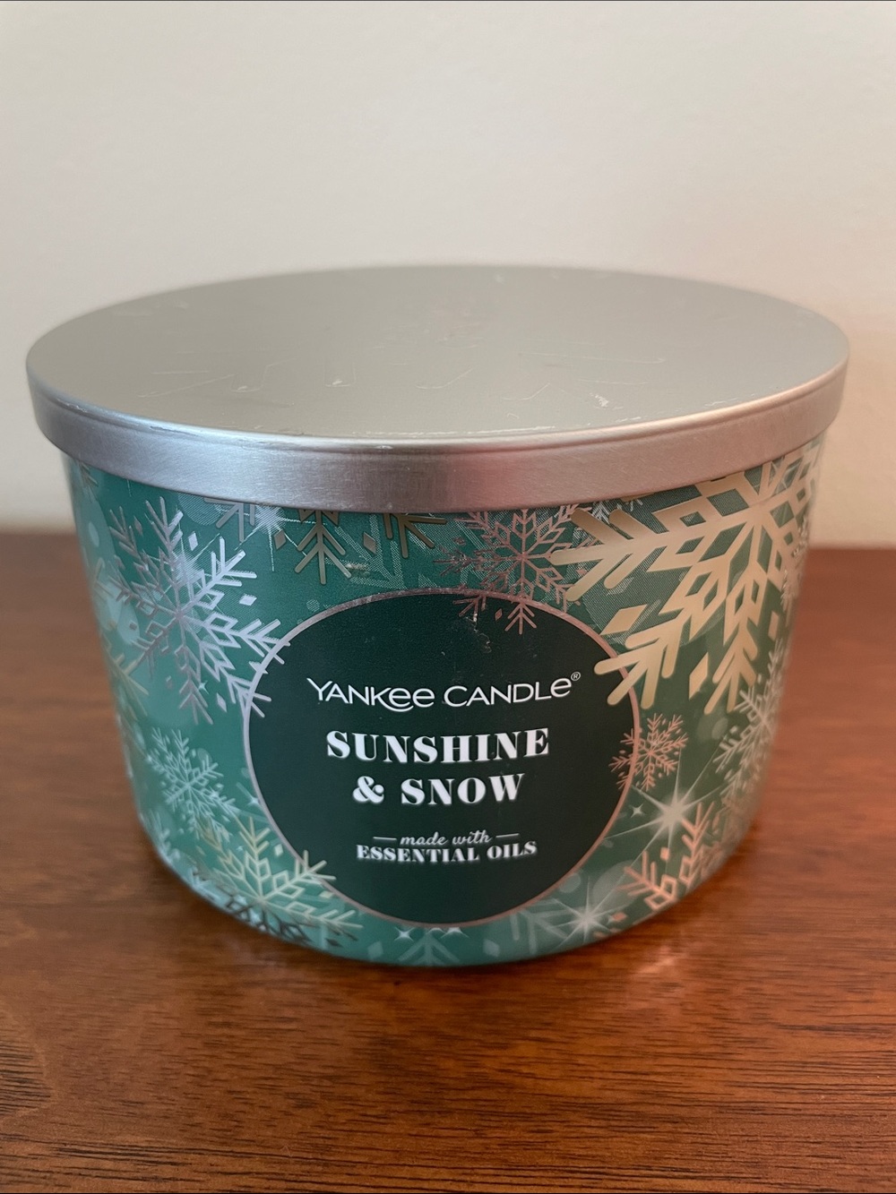 Yankee Candle Sunshine & Snow Scented - 3 wick Teal and Silver